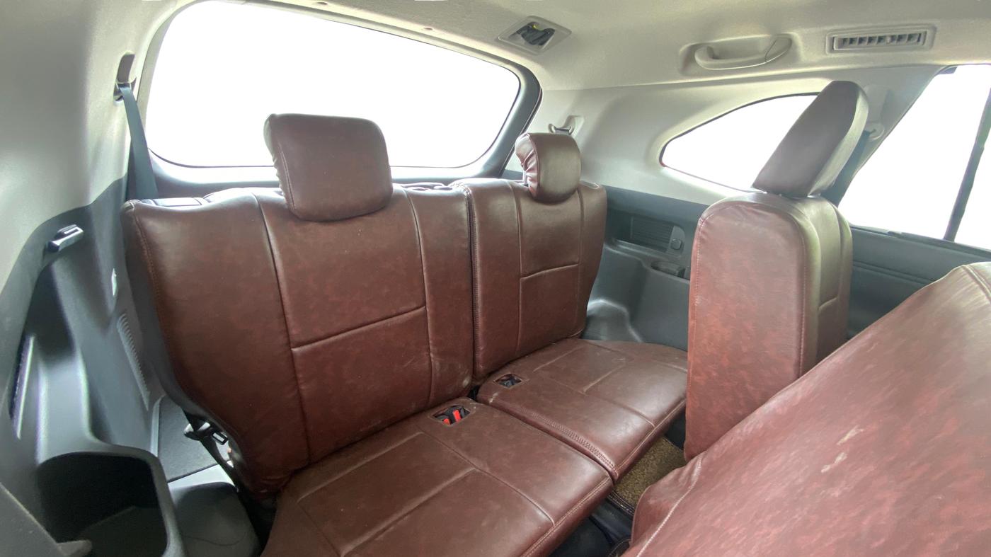 2023 Maruti Invicto ZETA PLUS 8 STR STRONG HYBRID, Hybrid, Automatic, 17,305 km, Third Seat Row ( optional )