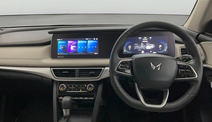 2023 Mahindra XUV700 AX 7 LUXURY P AT 7 STR, Petrol, Automatic, 14,877 km, Steering Wheel Close Up