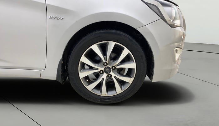 2015 Hyundai Verna FLUIDIC 4S 1.6 VTVT S(O), Petrol, Manual, 1,20,871 km, Right Front Wheel