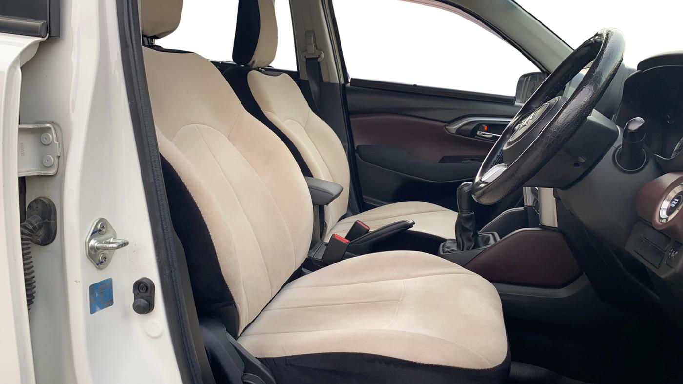2025 Maruti Grand Vitara SIGMA SMART HYBRID, Petrol, Manual, 43,925 km, Right Side Front Door Cabin