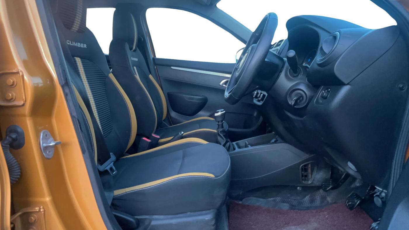 2022 Renault Kwid CLIMBER MT 1.0, Petrol, Manual, 48,172 km, Right Side Front Door Cabin