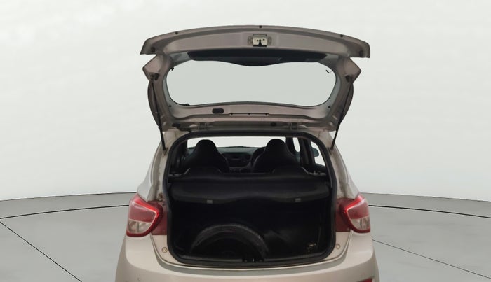 2016 Hyundai Grand i10 SPORTZ 1.2 KAPPA VTVT, CNG, Manual, 80,145 km, Boot Door Open