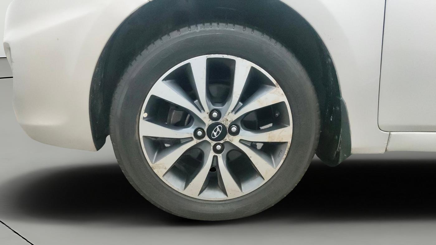 2013 Hyundai Verna FLUIDIC 1.6 VTVT SX OPT AT, Petrol, Automatic, 80,095 km, Left Front Wheel