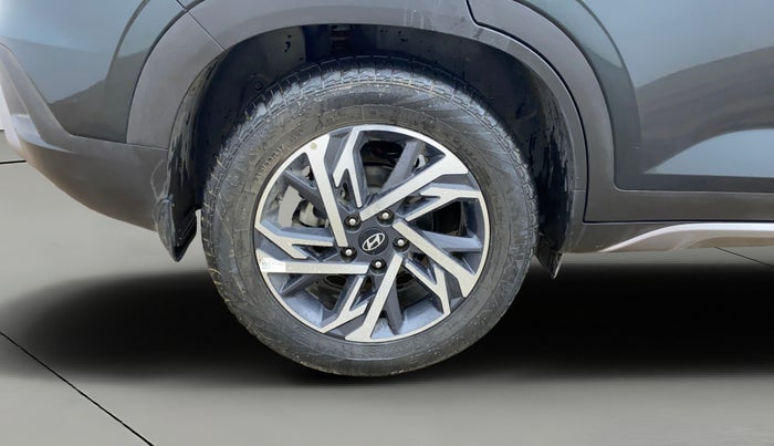 2024 Hyundai Creta SX (O) 1.5 DIESEL AT, Diesel, Automatic, 24,800 km, Right Rear Wheel