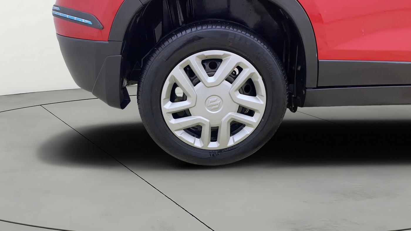 2022 Maruti Vitara Brezza VXI AT SHVS, Petrol, Automatic, 17,022 km, Right Rear Wheel