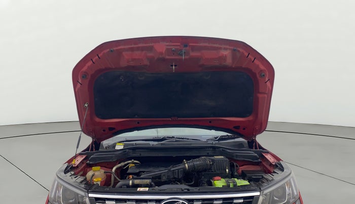 2021 Mahindra XUV300 W8 (O) 1.2 PETROL, Petrol, Manual, 55,687 km, Open Bonet