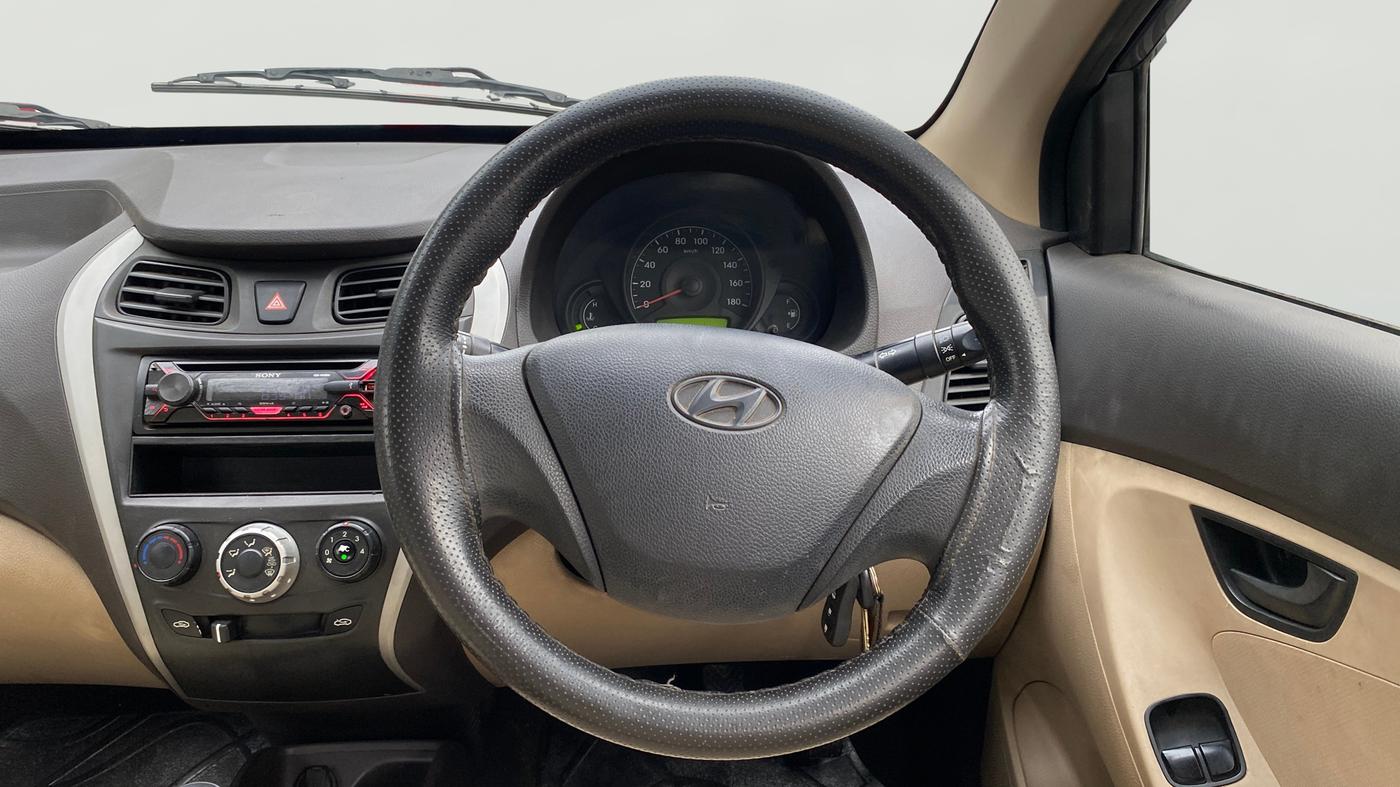 2017 Hyundai Eon ERA +, Petrol, Manual, 70,767 km, Steering Wheel Close Up