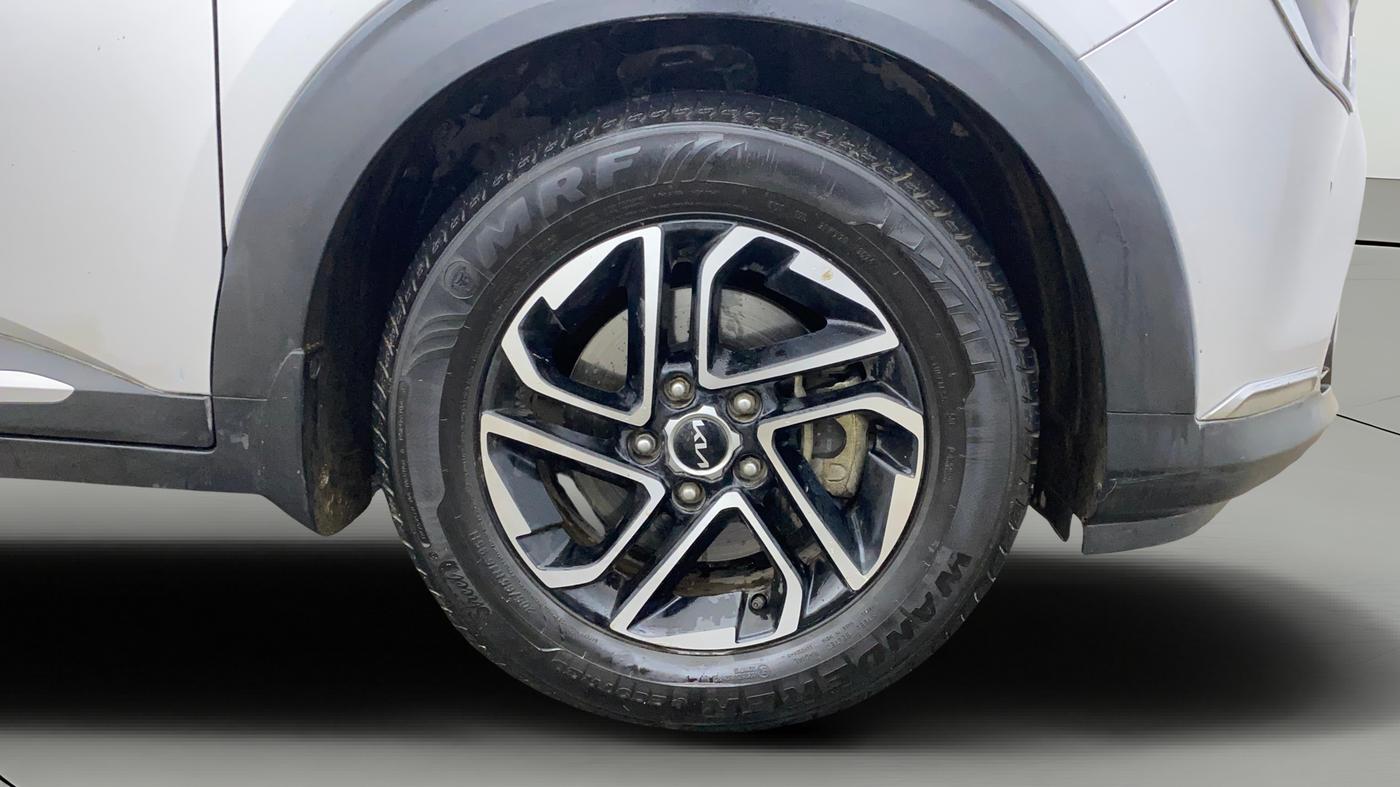 2023 KIA CARENS LUXURY 1.5 TURBO PETROL IMT 7 STR, Petrol, Manual, 60,141 km, Right Front Wheel