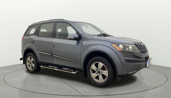 2015 Mahindra XUV500 W6, Diesel, Manual, 1,08,852 km, Right Front Diagonal