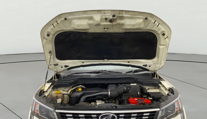 2022 Mahindra XUV300 W8 (O) 1.5 DIESEL, Diesel, Manual, 53,875 km, Open Bonet