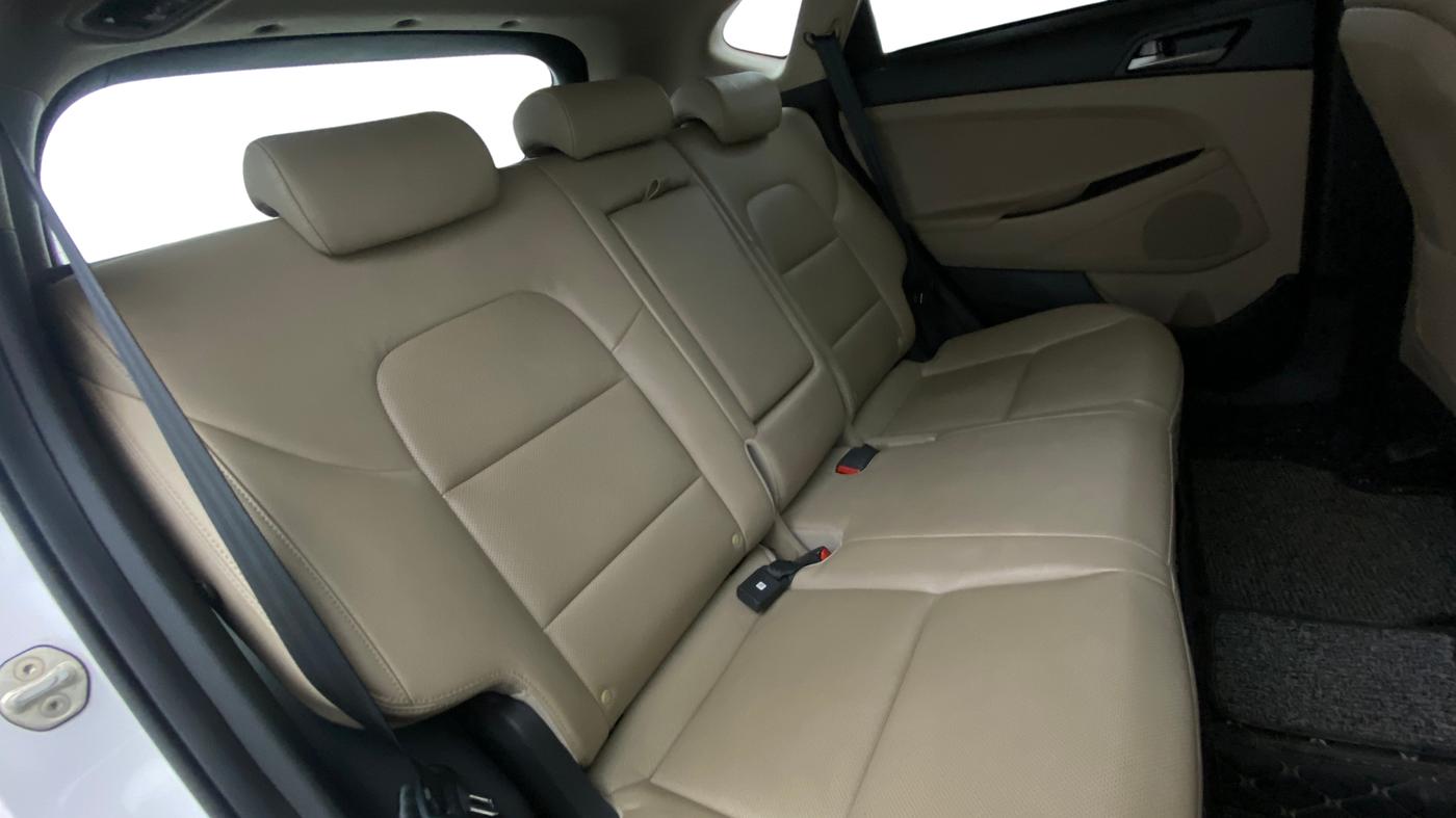2019 Hyundai Tucson GLS 2WD AT PETROL, Petrol, Automatic, 79,823 km, Right Side Rear Door Cabin