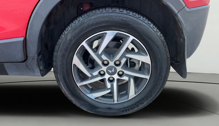 2024 Mahindra XUV300 W8 (O) 1.2 PETROL AMT, Petrol, Automatic, 20,797 km, Left Rear Wheel