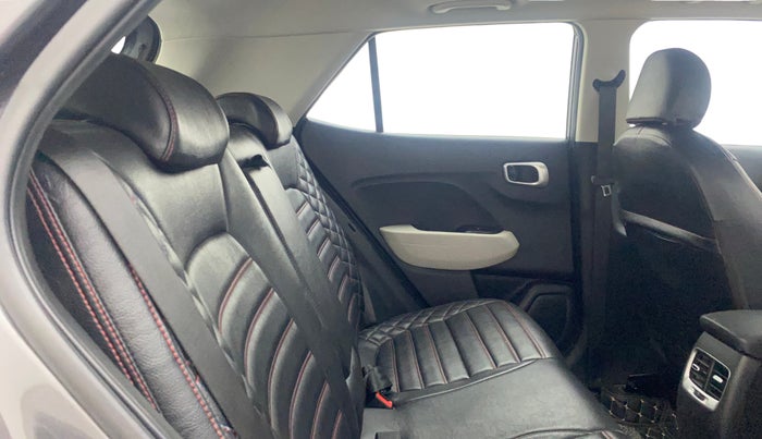 2022 Hyundai VENUE SX 1.2 PETROL, Petrol, Manual, 13,791 km, Right Side Rear Door Cabin