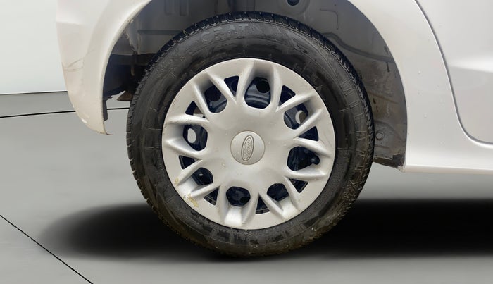 2016 Ford New Figo TREND 1.2 PETROL, Petrol, Manual, 1,30,729 km, Right Rear Wheel