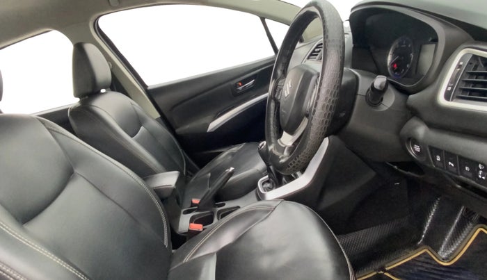 2017 Maruti S Cross ZETA 1.3, Diesel, Manual, 1,23,931 km, Right Side Front Door Cabin