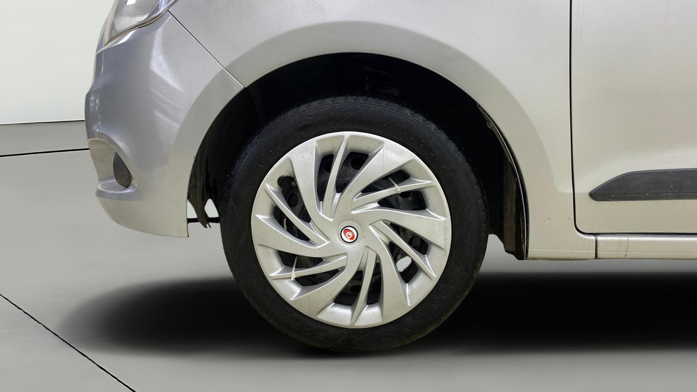 2015 Ford New Figo TREND 1.2 PETROL, Petrol, Manual, 29,990 km, Left Front Wheel