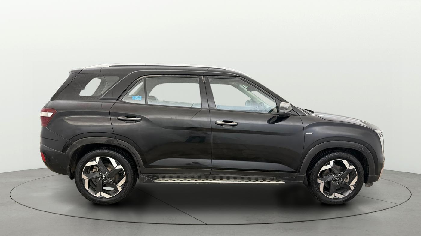 2022 Hyundai ALCAZAR PLATINUM(O) 6STR 1.5 AT, Diesel, Automatic, 1,15,752 km, Right Side View
