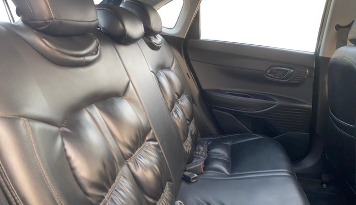 2023 Hyundai NEW I20 SPORTZ 1.2 MT, Petrol, Manual, 39,600 km, Right Side Rear Door Cabin