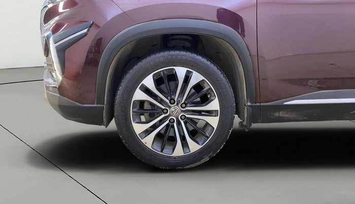 2022 MG HECTOR SHARP 1.5 PETROL CVT, Petrol, Automatic, 39,519 km, Left Front Wheel