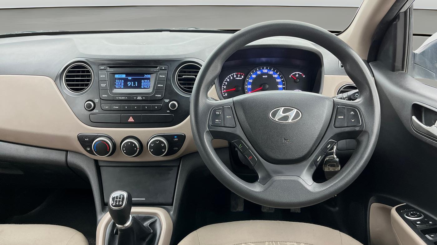 2015 Hyundai Xcent S (O) 1.2, Petrol, Manual, 69,717 km, Steering Wheel Close Up