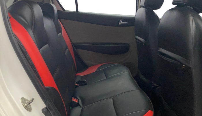 2013 Hyundai i20 MAGNA 1.4 CRDI, Diesel, Manual, 96,642 km, Right Side Rear Door Cabin