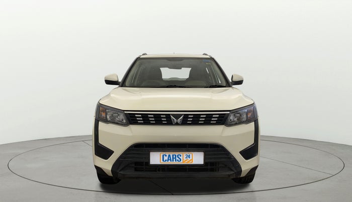 2022 Mahindra XUV300 W6 1.2 PETROL AMT, Petrol, Automatic, 35,398 km, Front