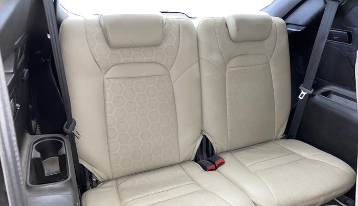 2014 Hyundai Santa Fe 4 WD AT, Diesel, Automatic, 72,593 km, Third Seat Row ( optional )