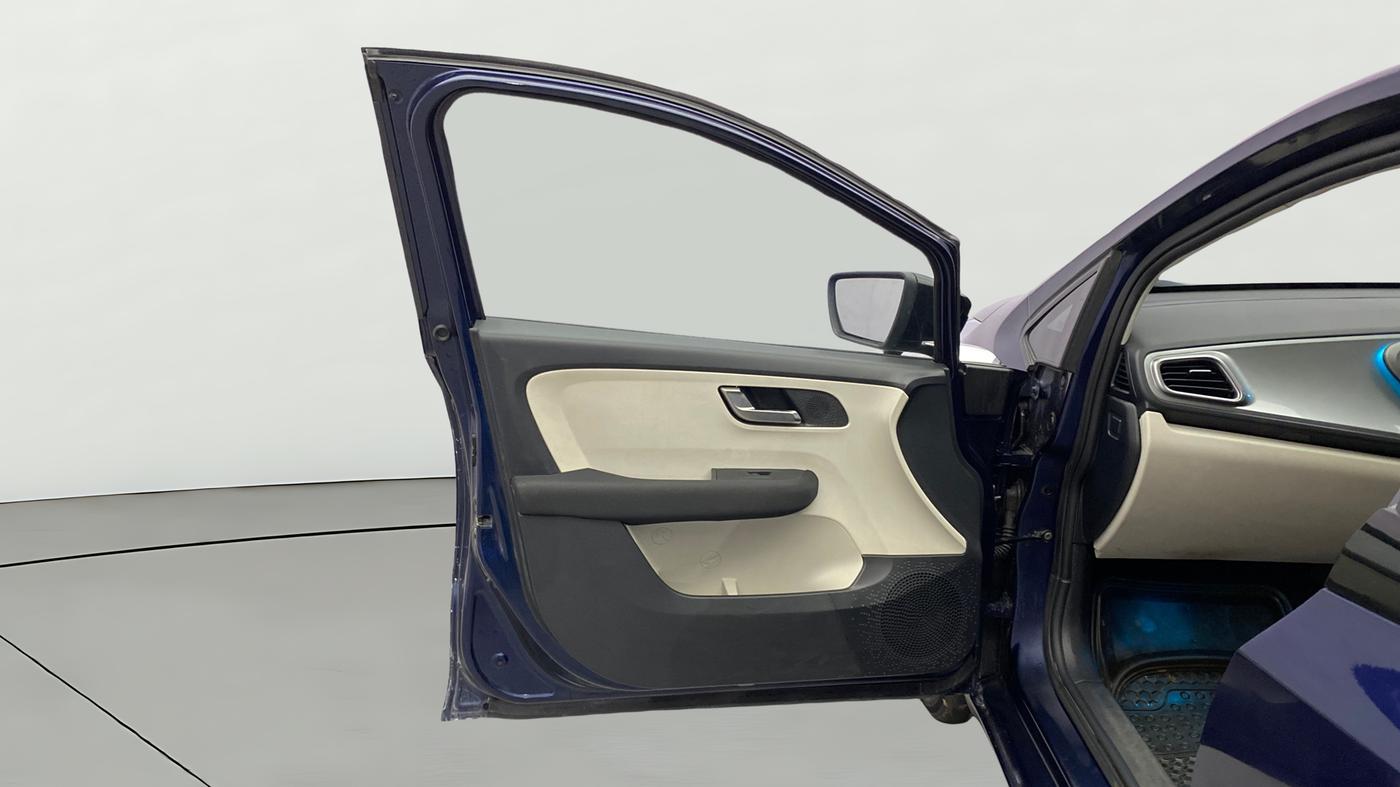 2023 Tata ALTROZ XZ PLUS PETROL, Petrol, Manual, 19,744 km, LHS Front Door