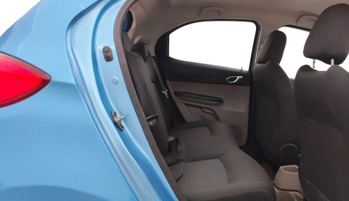2016 Tata Tiago XZ PETROL, Petrol, Manual, 36,254 km, Right Side Rear Door Cabin