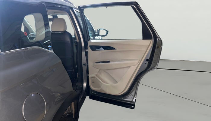 2021 MG HECTOR SHARP HYBRID 1.5 PETROL, Petrol, Manual, 30,783 km, RHS Rear Door