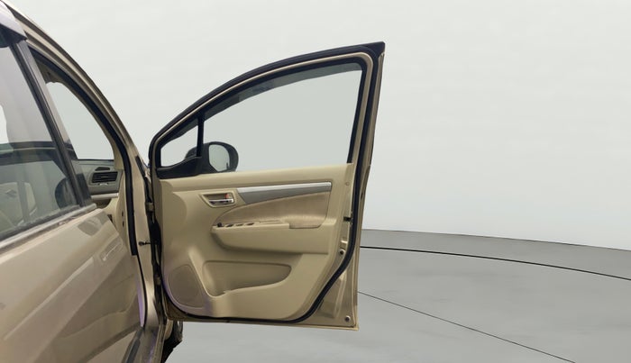 2015 Maruti Ertiga ZXI, Petrol, Manual, 65,078 km, RHS Front Door