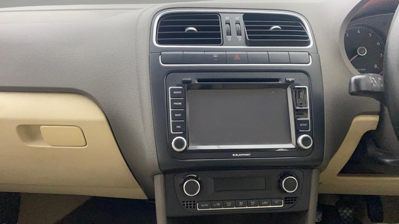 2014 Volkswagen Vento HIGHLINE 1.6 MPI, Petrol, Manual, 64,335 km, Air Conditioner