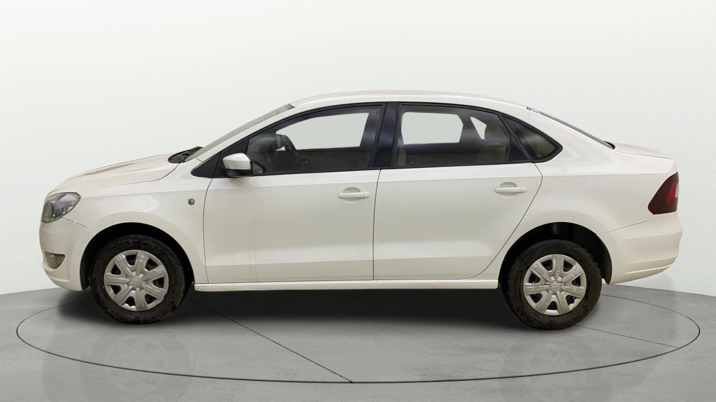 2014 Skoda Rapid AMBITION 1.6 MPI MT PLUS, Petrol, Manual, 76,277 km, Left Side