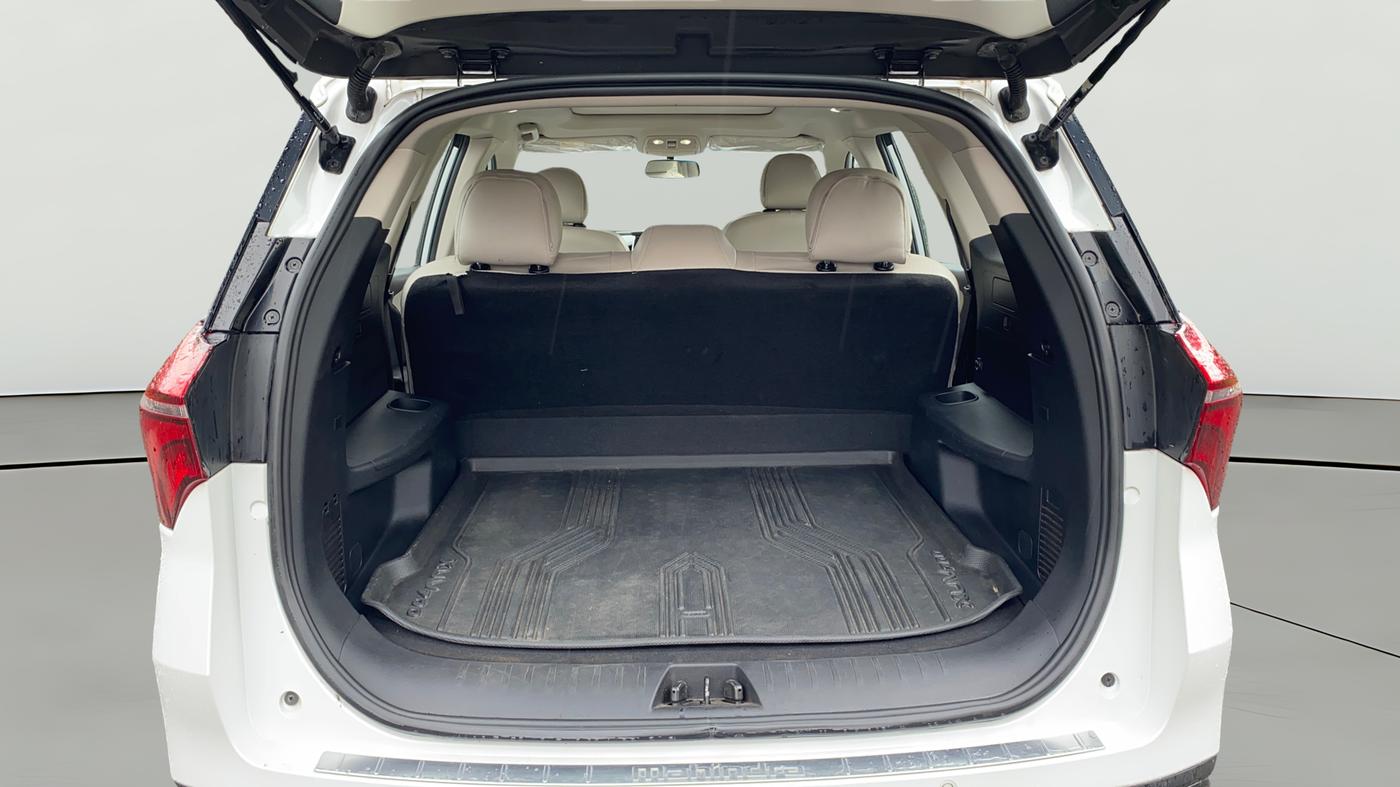 2022 Mahindra XUV700 AX 5 D AT 5 STR, Diesel, Automatic, 31,102 km, Boot Open Zoomed View