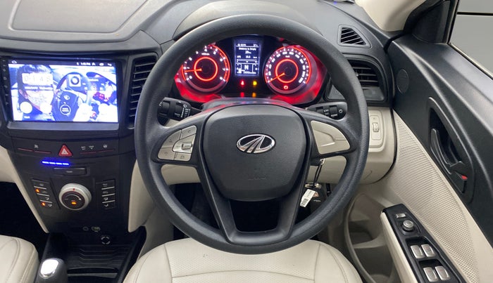 2021 Mahindra XUV300 W6 1.2 PETROL AMT, Petrol, Automatic, 19,551 km, Steering Wheel Close Up