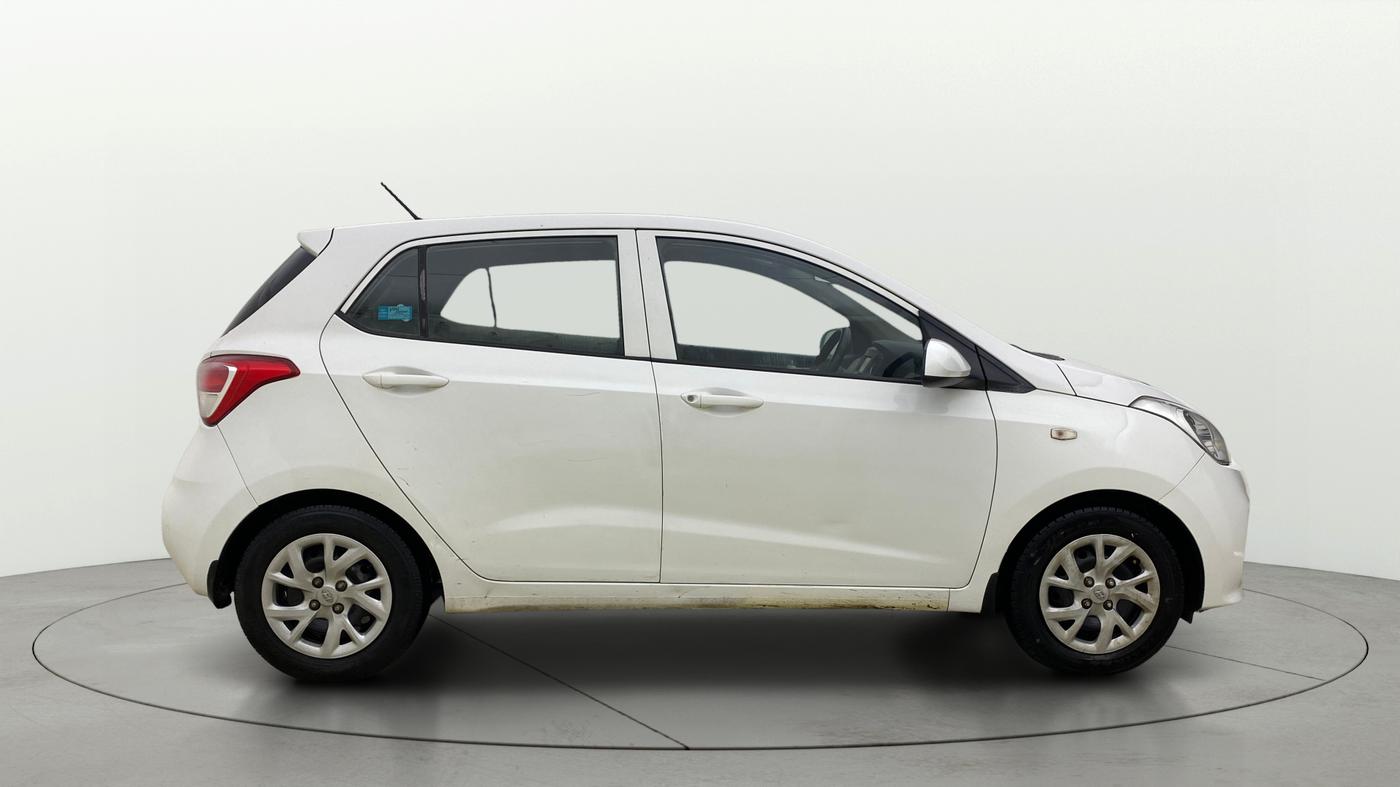 2017 Hyundai Grand i10 SPORTZ 1.2 KAPPA VTVT, CNG, Manual, 50,209 km, Right Side View
