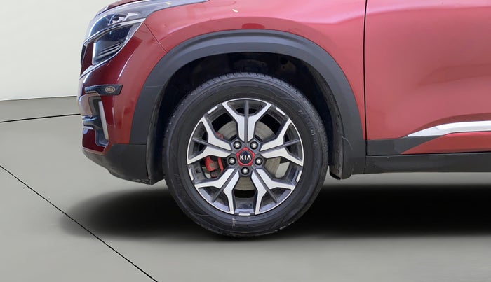 2020 KIA SELTOS GTX PLUS 1.4 PETROL DCT DUAL TONE, Petrol, Automatic, 1,25,137 km, Left Front Wheel