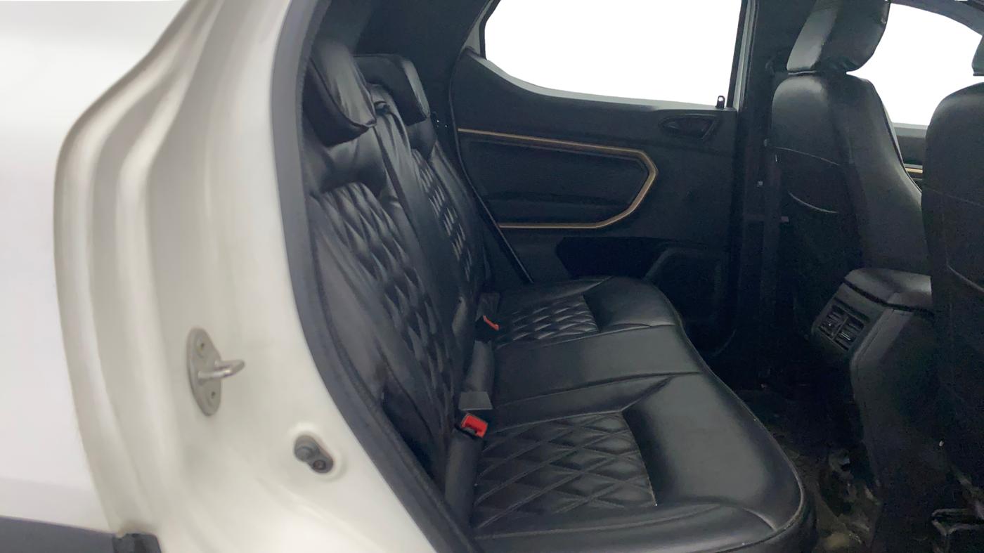 2021 Renault Kiger RXT (O) MT, Petrol, Manual, 35,145 km, Right Side Rear Door Cabin