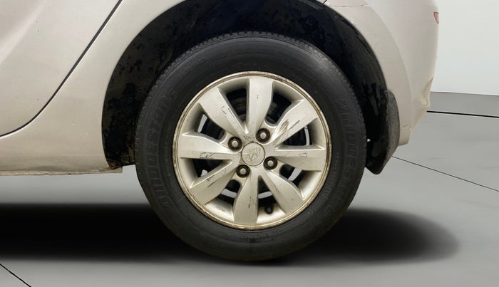 2012 Hyundai i20 SPORTZ 1.4 AT, Petrol, Automatic, 1,03,918 km, Left Rear Wheel