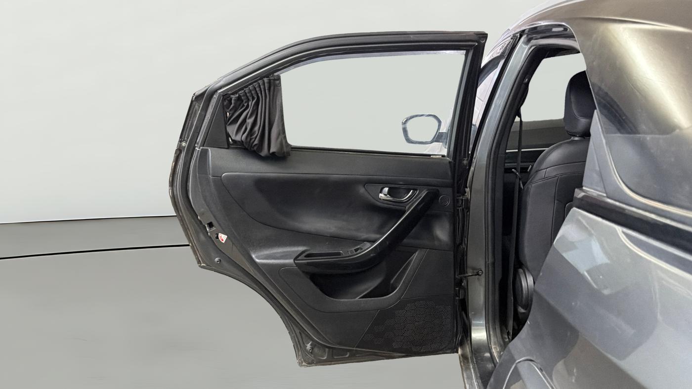 2023 Tata NEXON FEARLESS + SUNROOF DCA DUAL TONE 1.2 PETROL, Petrol, Automatic, 62,802 km, LHS Rear Door