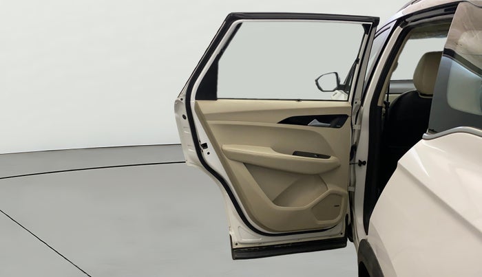 2022 MG HECTOR SHARP HYBRID 1.5 PETROL, Petrol, Manual, 81,106 km, LHS Rear Door