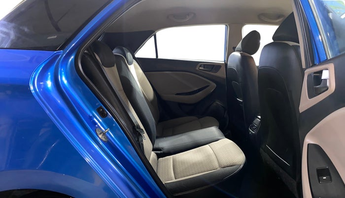 2017 Hyundai Elite i20 ASTA 1.2, Petrol, Manual, 77,893 km, Right Side Rear Door Cabin