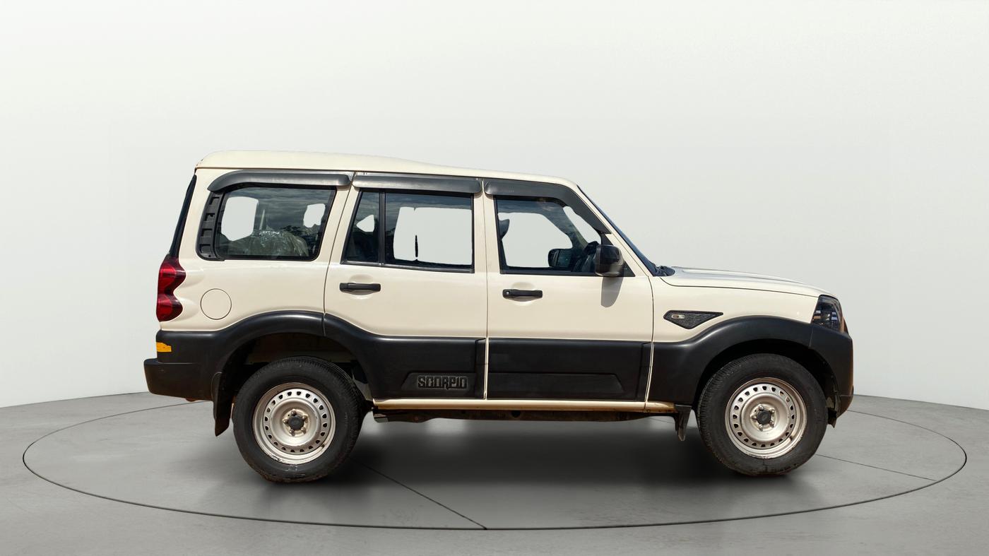2021 Mahindra Scorpio S3 PLUS, Diesel, Manual, 1,33,015 km, Right Side View