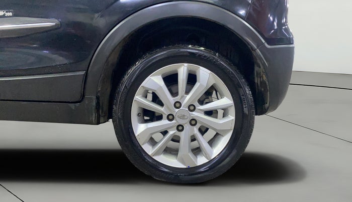 2019 Mahindra XUV300 W8 1.5 DIESEL, Diesel, Manual, 1,12,627 km, Left Rear Wheel