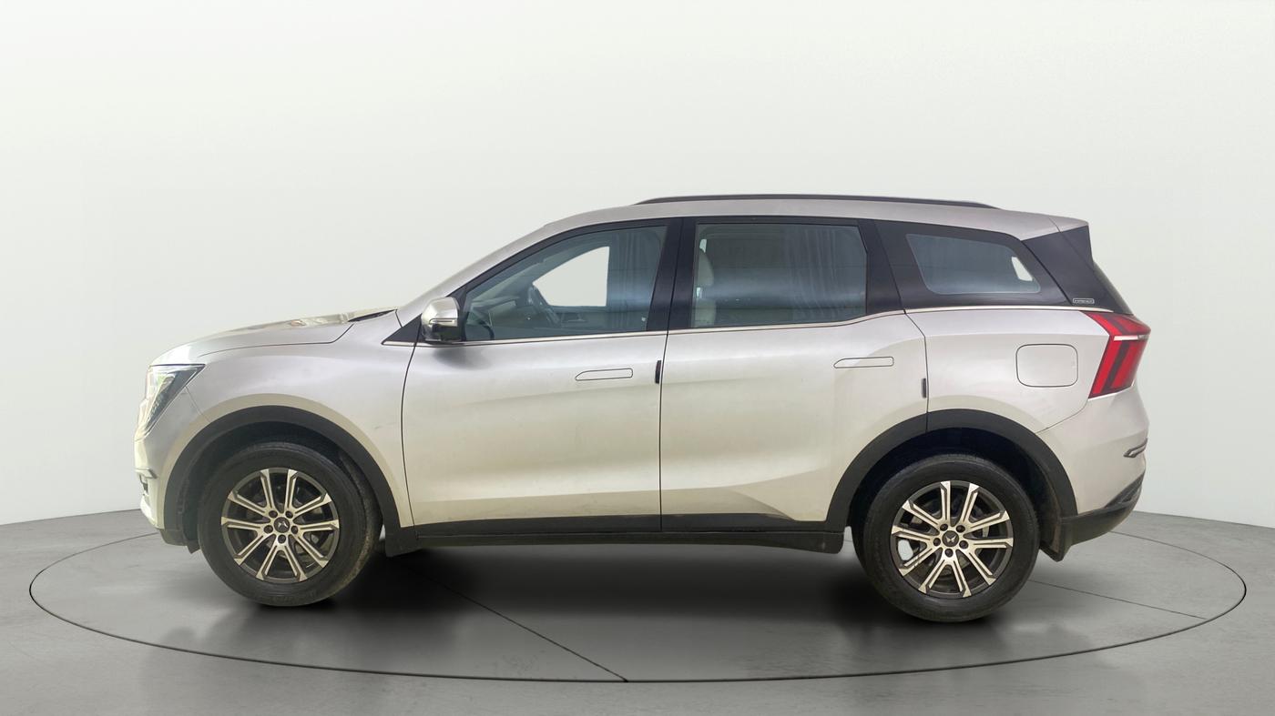 2023 Mahindra XUV700 AX 7 LUXURY D AT 7 STR, Diesel, Automatic, 1,40,211 km, Left Side