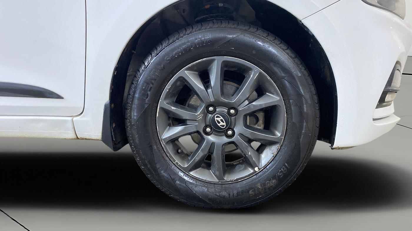 2020 Hyundai Elite i20 SPORTZ PLUS 1.2, CNG, Manual, 66,900 km, Right Front Wheel