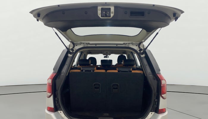 2018 Mahindra XUV500 W7, Diesel, Manual, 90,668 km, Boot Door Open