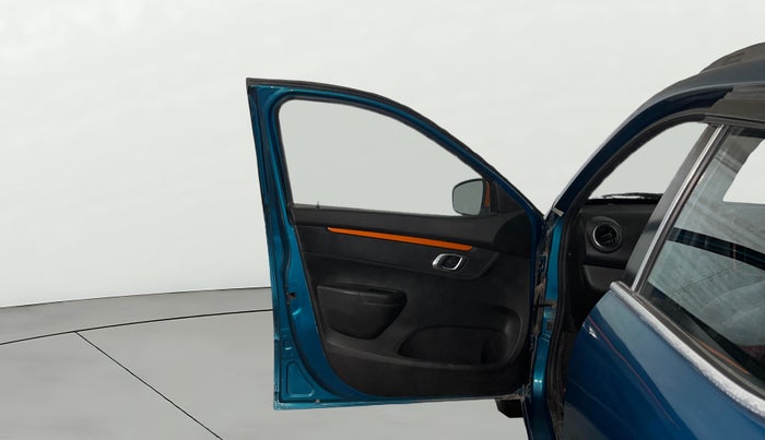 2022 Renault Kwid CLIMBER 1.0 AMT (O) DUAL TONE, Petrol, Automatic, 36,818 km, LHS Front Door