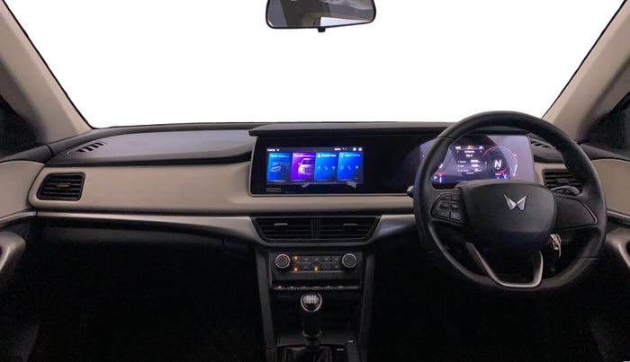2022 Mahindra XUV700 AX 3 P MT 5 STR, Petrol, Manual, 45,328 km, Dashboard