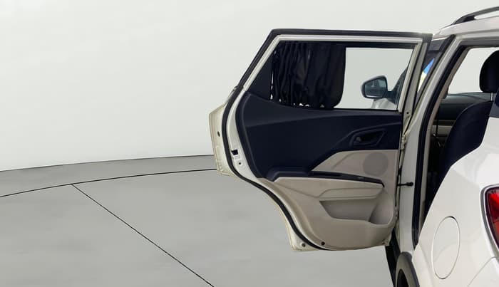 2022 Mahindra XUV300 W8 (O) 1.2 PETROL AMT, Petrol, Automatic, 80,718 km, LHS Rear Door